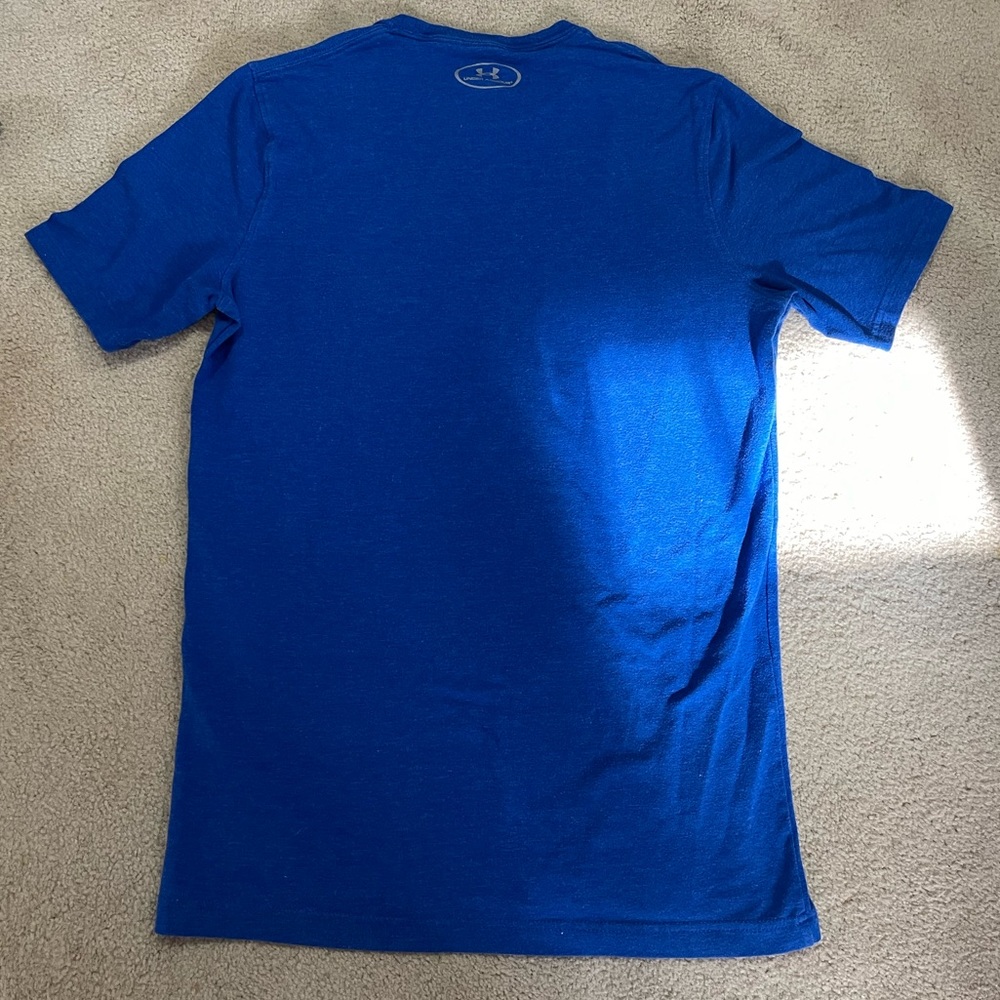 Mens Under Armour t-shirt